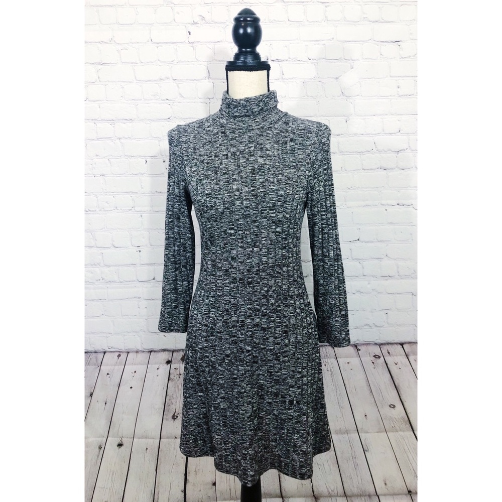 American Eagle Outfitters Gray/White Dress Size M